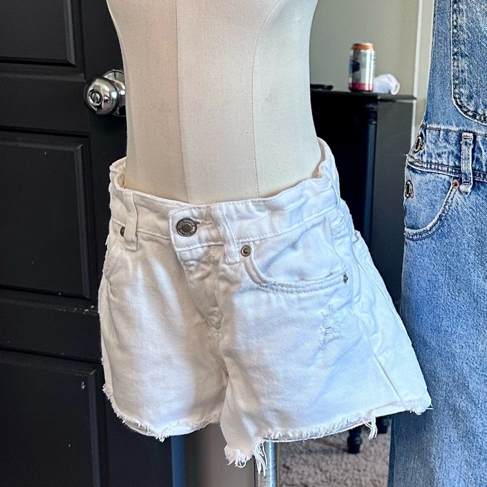 Zara Girls 3-Piece Neutral Outfit Size 8/9 Bundle Sweater Jeans Shorts - Picture 8 of 11